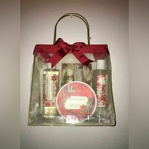 New LILA GRACE Ginger Rose 5-Piece Bath & Body Organza Tote Set